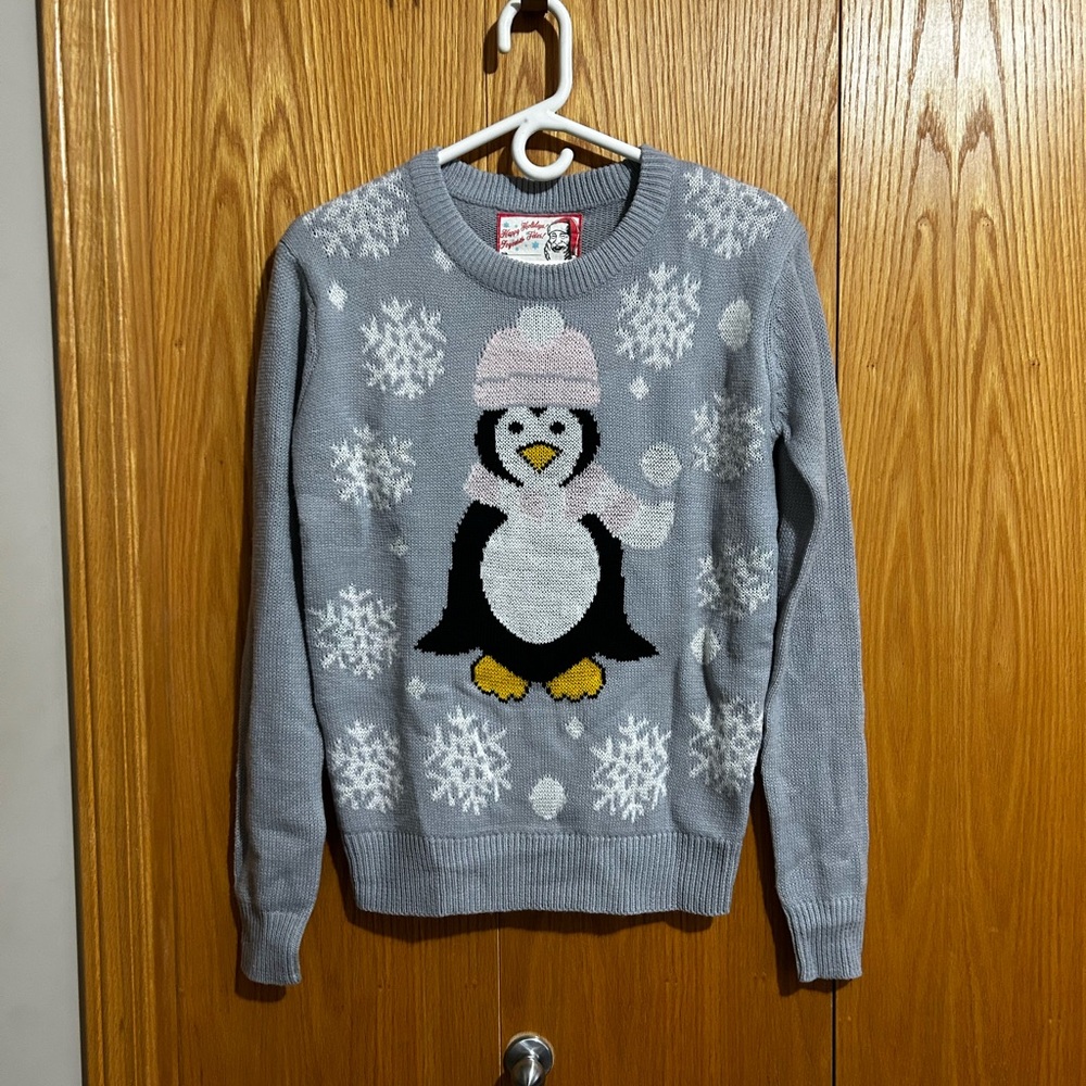 Penguin Design Crew Neck Sweater in Gray by [Brand]